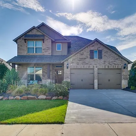 Villa Stylish Prosper Retreat - 9 Mi To Frisco Square!